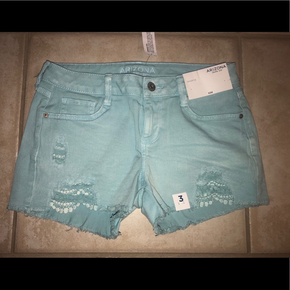 Super cute Jean shorts!! Great for summer!!